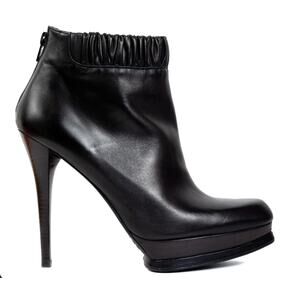 STUART WEITZMAN Platform Leather Ruffle Black Leather Ankle Booties 7.5